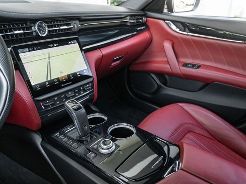 Used 2022 Maserati Quattroporte GT image 30