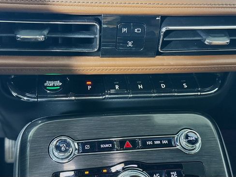 Used 2021 Lincoln Nautilus Reserve image 17