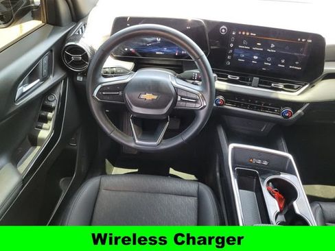 Used 2025 Chevrolet Equinox LT w/ Convenience Package II FWD image 12