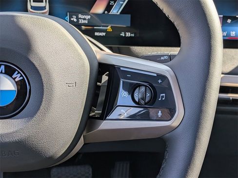 New 2026 BMW iX xDrive60 image 32