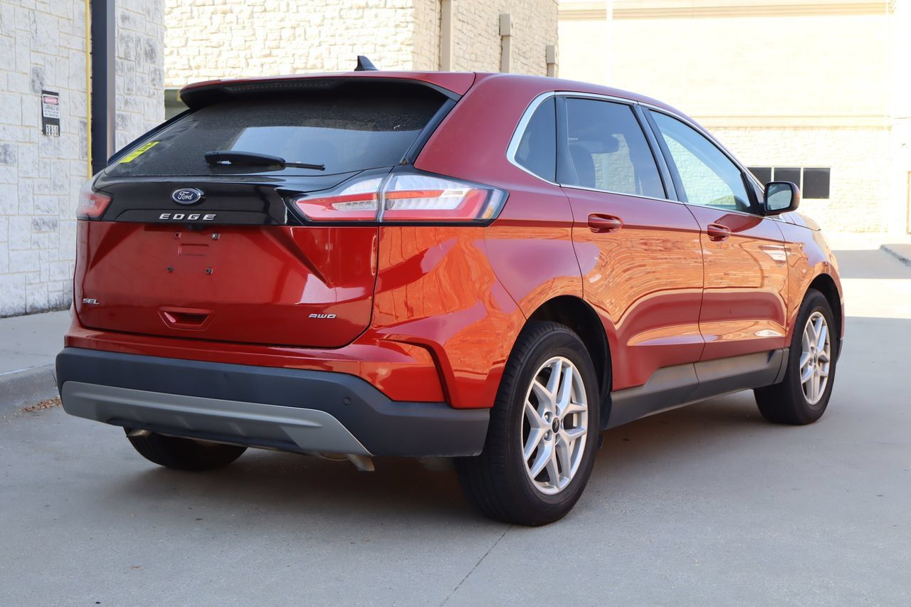 Used 2024 Ford Edge SEL AWD/4WD image 3