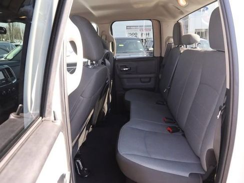 Used 2024 RAM 1500 Classic SLT image 9