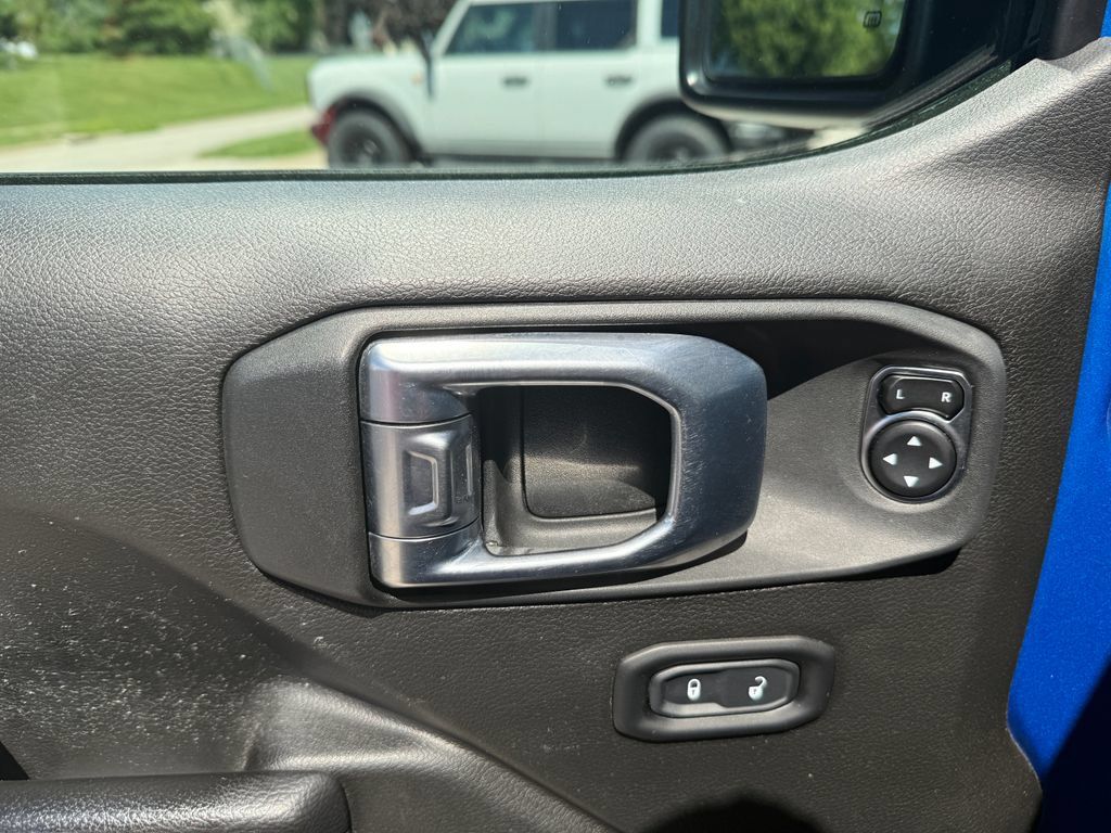 Used 2021 Jeep Wrangler Unlimited Sport AWD/4WD image 17