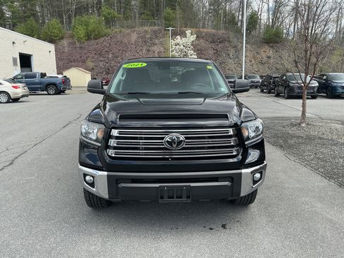 Used 2021 Toyota Tundra SR5 w/ Trail Edition image 9