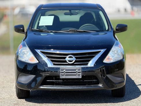 Used 2019 Nissan Versa SV image 5