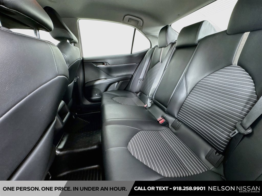 Used 2021 Toyota Camry SE FWD image 22