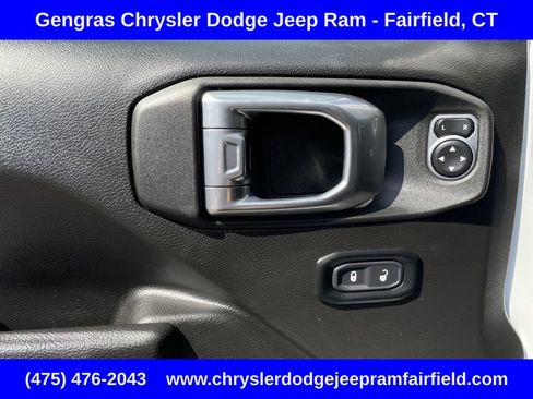Used 2024 Jeep Wrangler Unlimited w/ Convenience Group AWD/4WD image 28