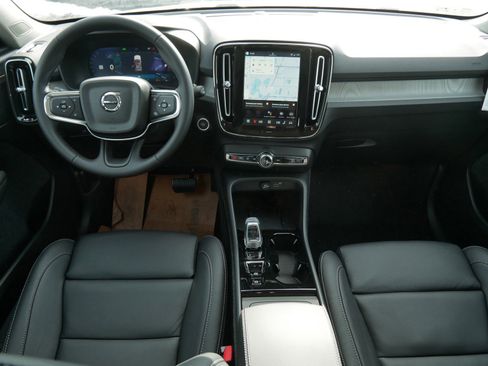 New 2026 Volvo XC40 B5 Ultra w/ Climate Package image 7