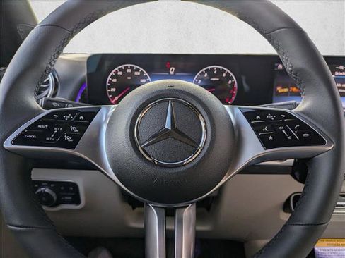 New 2026 Mercedes-Benz GLB 250 image 14