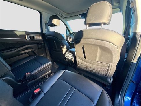 Used 2022 Kia Sorento SX image 32