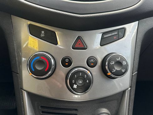 Used 2016 Chevrolet Trax LT w/ LT Convenience Package FWD image 16