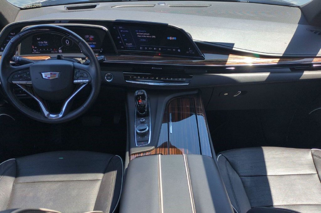 Certified 2023 Cadillac Escalade ESV Premium Luxury w/ Performance Package AWD/4WD image 14