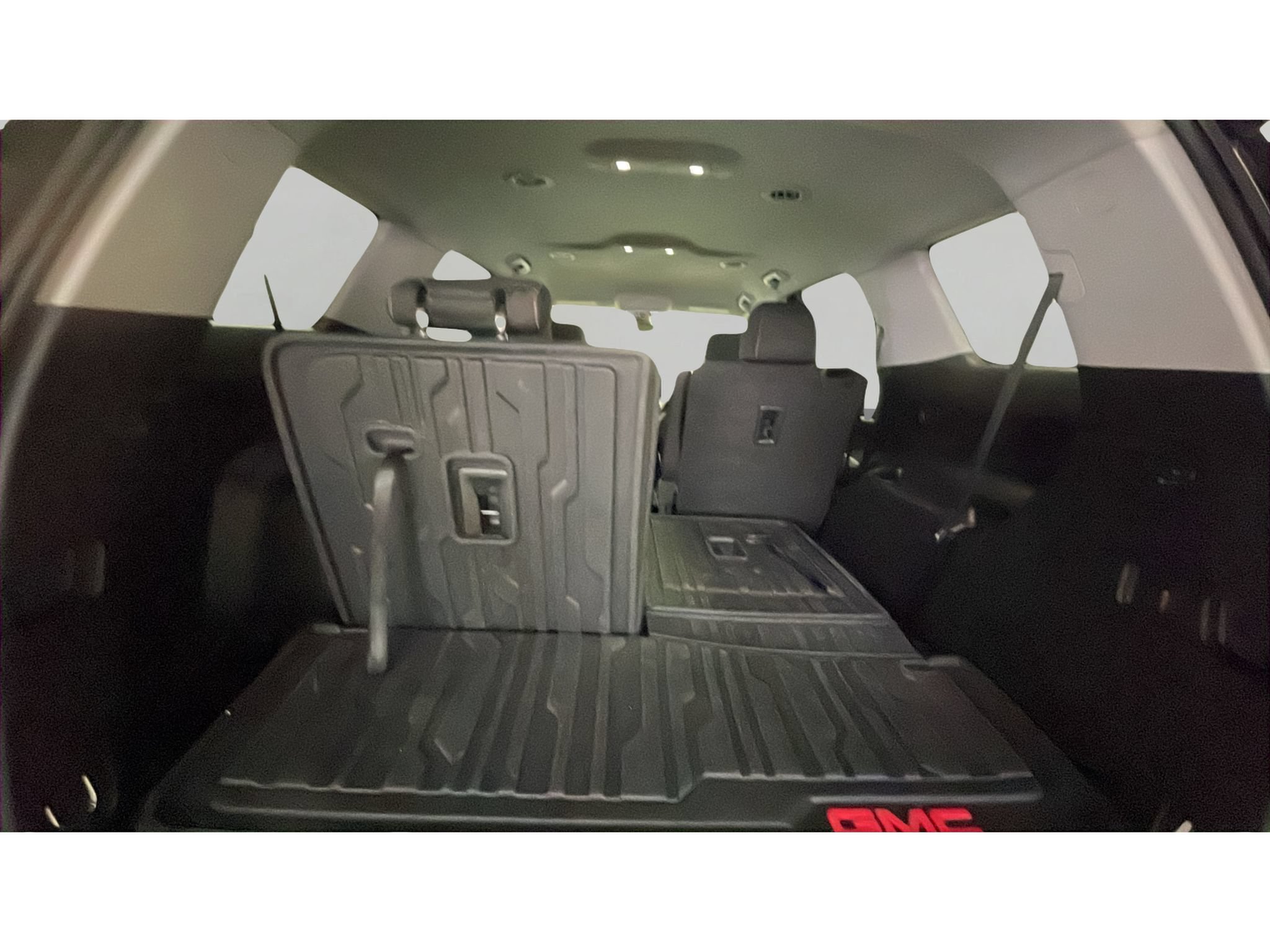 Used 2021 GMC Acadia SLE w/ Driver Convenience Package AWD/4WD image 16