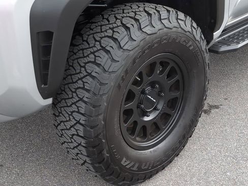 Used 2025 Toyota 4Runner TRD Off-Road Premium image 11