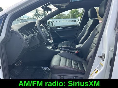 Used 2015 Volkswagen Golf 4-Door image 10