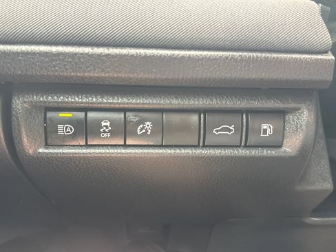 Used 2025 Toyota Camry LE w/ Convenience Package AWD/4WD image 30