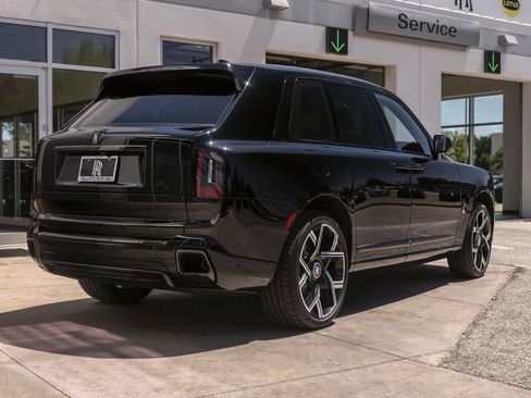 New 2026 Rolls-Royce Cullinan Black Badge AWD/4WD image 14