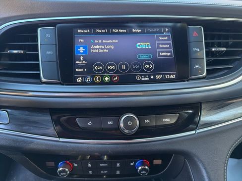 Used 2023 Buick Enclave Essence image 29