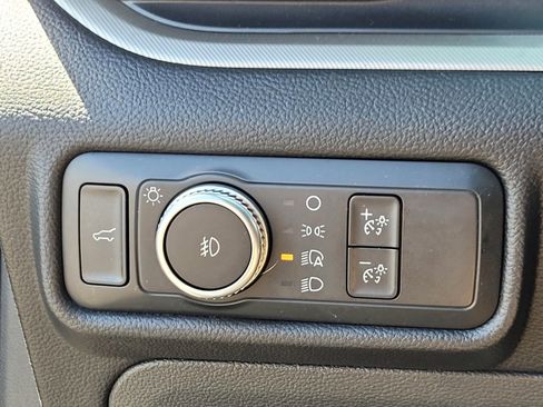 Used 2020 Ford Explorer XLT w/ Equipment Group 202A RWD image 30