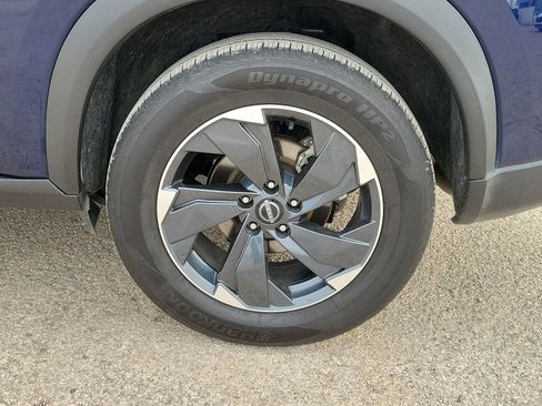 Used 2025 Nissan Rogue SV AWD/4WD image 12