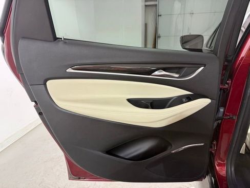 Used 2023 Buick Enclave Essence FWD image 23