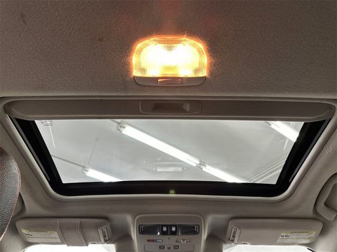 Used 2016 Subaru Crosstrek 2.0i Limited image 21