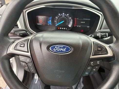 Used 2020 Ford Fusion SE FWD image 19