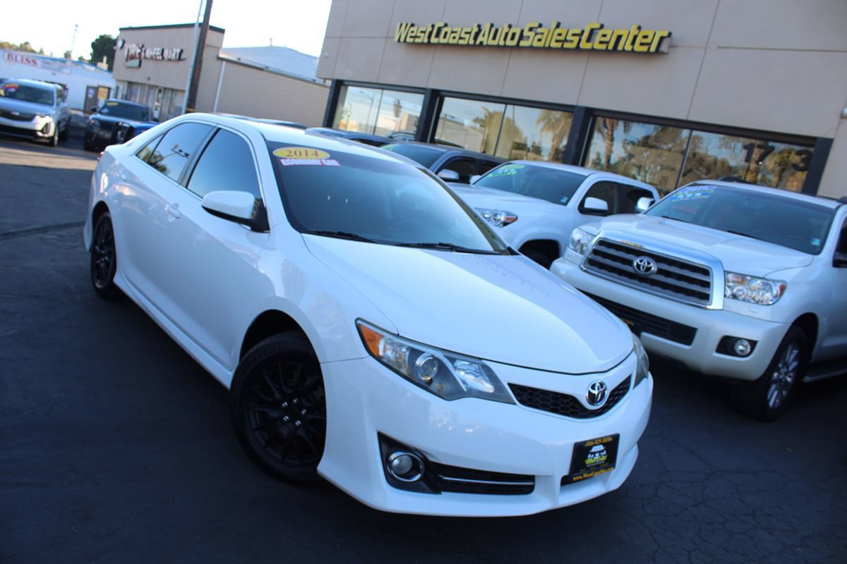 Used 2014 Toyota Camry SE FWD image 31