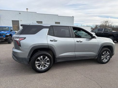 Used 2025 Chevrolet Equinox LT image 16