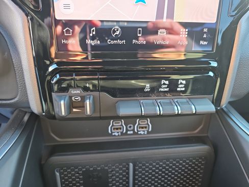 New 2026 RAM 1500 Big Horn AWD/4WD image 5