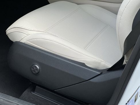 New 2026 Mercedes-Benz GLC 300 4MATIC image 19