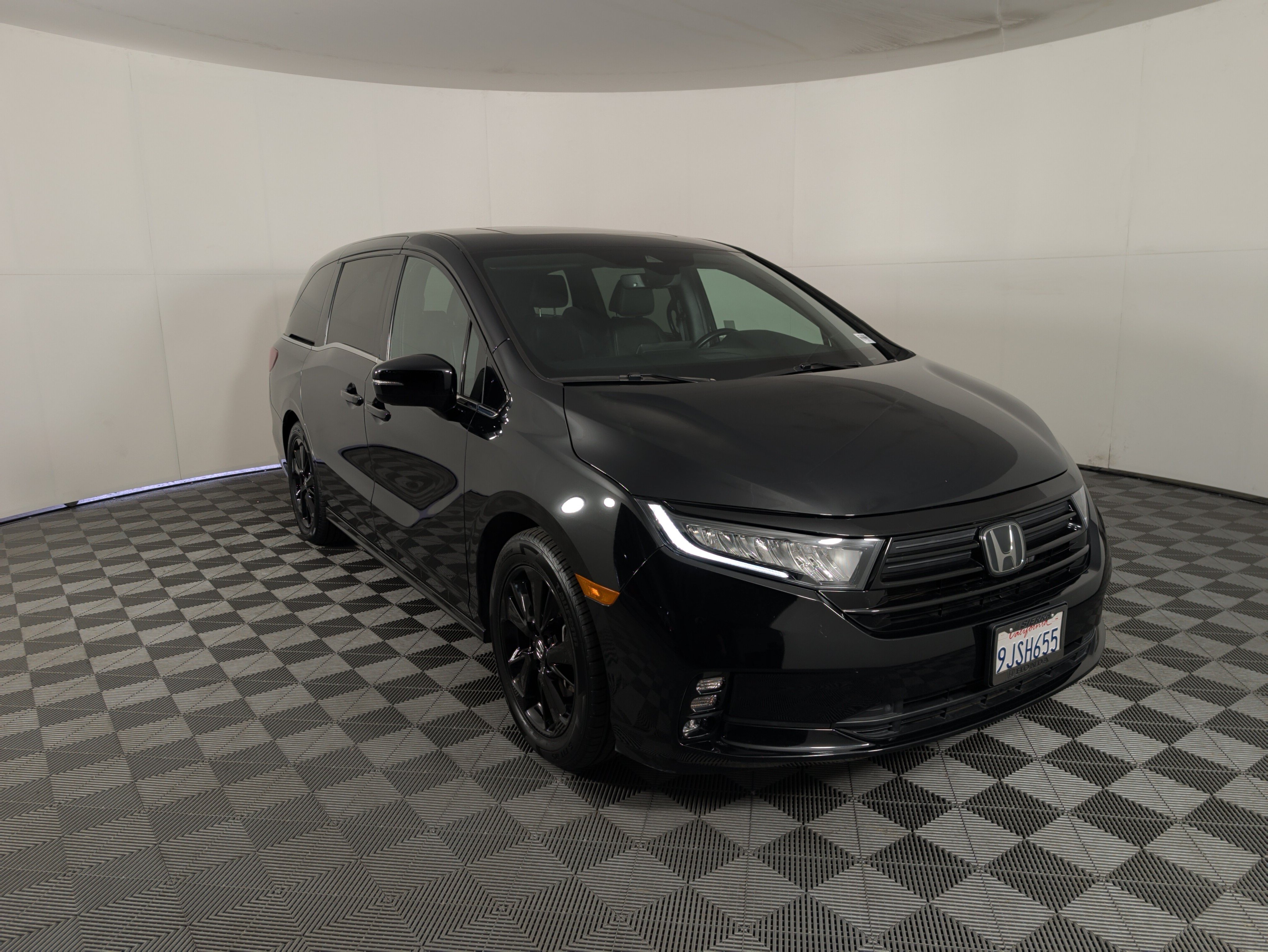 Certified 2023 Honda Odyssey Sport image 2