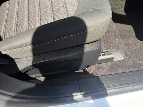 Used 2020 Ford Fusion SE FWD image 40
