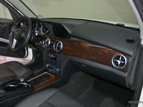 Used 2015 Mercedes-Benz GLK 350 2WD image 12