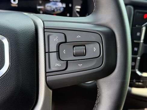 Used 2024 GMC Yukon Denali AWD/4WD image 19