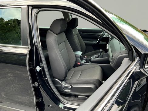 Used 2024 Honda CR-V LX image 29