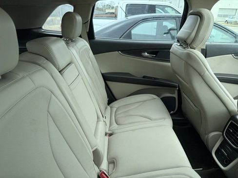 Used 2020 Lincoln Nautilus Reserve image 3