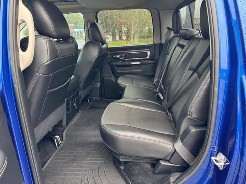 Used 2016 RAM 3500 Laramie w/ Convenience Group AWD/4WD image 6