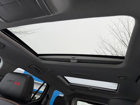 Used 2023 GMC Acadia AT4 w/ Technology Package image 23