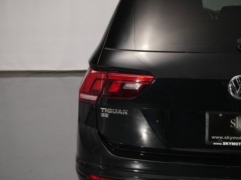 Used 2021 Volkswagen Tiguan SE R-Line image 14