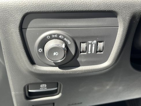 New 2025 Jeep Grand Cherokee Summit image 20