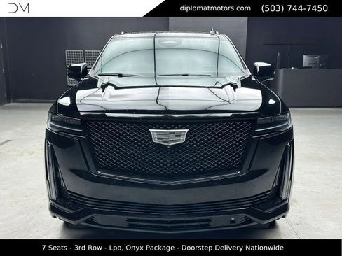 Used 2023 Cadillac Escalade ESV Sport Platinum w/ LPO, ONYX Package AWD/4WD image 11