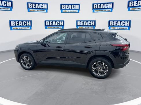 Used 2026 Chevrolet Trax LT FWD image 5