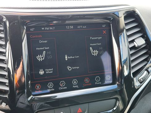 Used 2019 Jeep Cherokee Limited AWD/4WD image 34