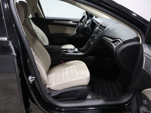 Used 2018 Ford Fusion S image 22