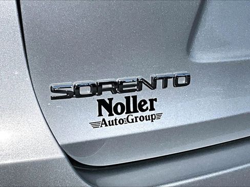 Used 2020 Kia Sorento LX w/ LX I4 Convenience Package image 8