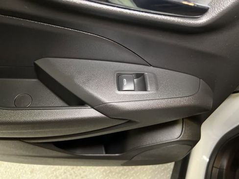 Used 2024 Chevrolet Trax RS w/ Sunroof Package image 55