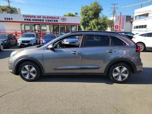 Used 2018 Kia Niro LX image 8