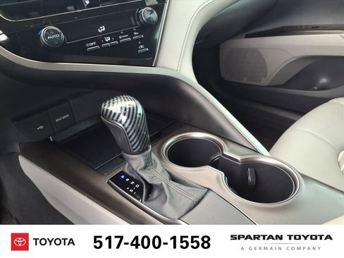 Used 2021 Toyota Camry SE w/ Convenience Package FWD image 22