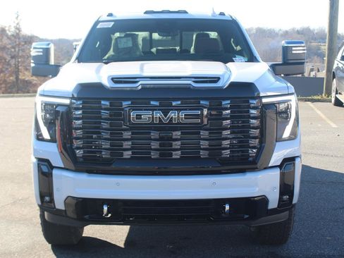 New 2026 GMC Sierra 2500 Denali Ultimate image 2